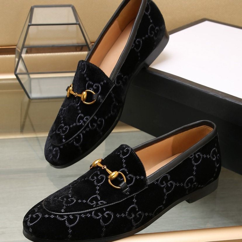 G*u*i leather shoes